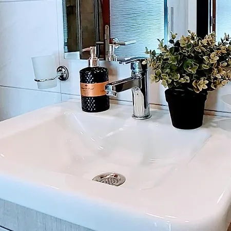 Centre Luxury With Pool Near Dunya Ivf & *