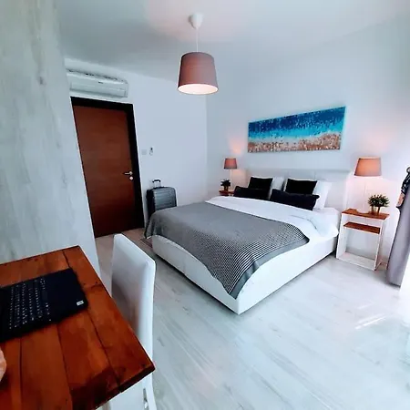 Centre Luxury With Pool Near Dunya Ivf * Kyrenia (Northern Cyprus)