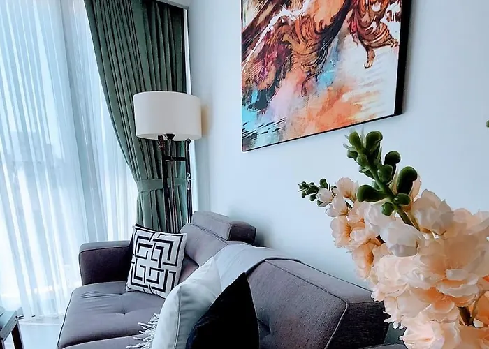 Centre Luxury With Pool Near Dunya Ivf &