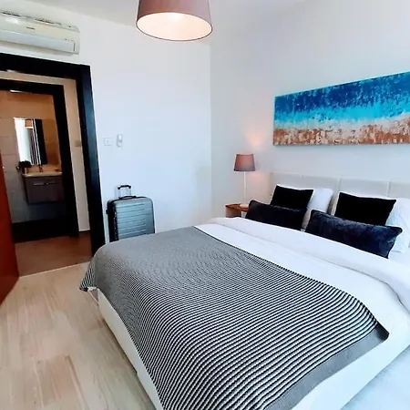 Centre Luxury With Pool Near Dunya Ivf & * Κερύνεια