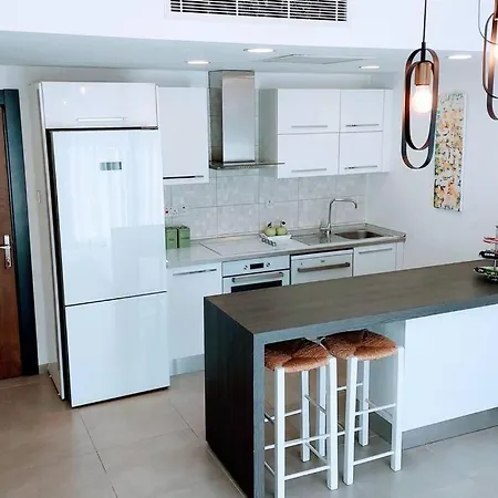 Centre Luxury With Pool Near Dunya Ivf & Feriehus Kyrenia (Northern Cyprus)