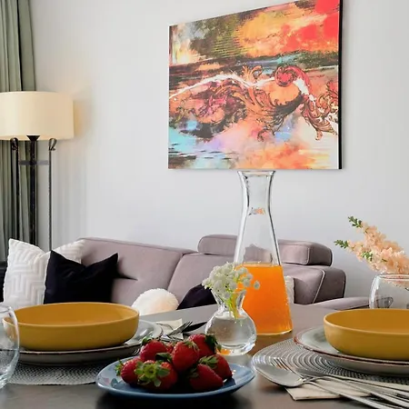 Centre Luxury With Pool Near Dunya Ivf &