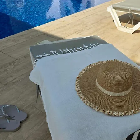 Centre Luxury With Pool Near Dunya Ivf & Feriehus Kyrenia (Northern Cyprus)